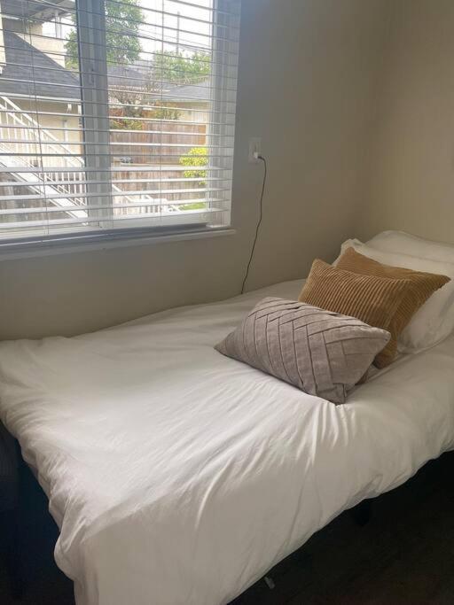 4 Bedroom Upper Level Kits Home Vancouver Luaran gambar